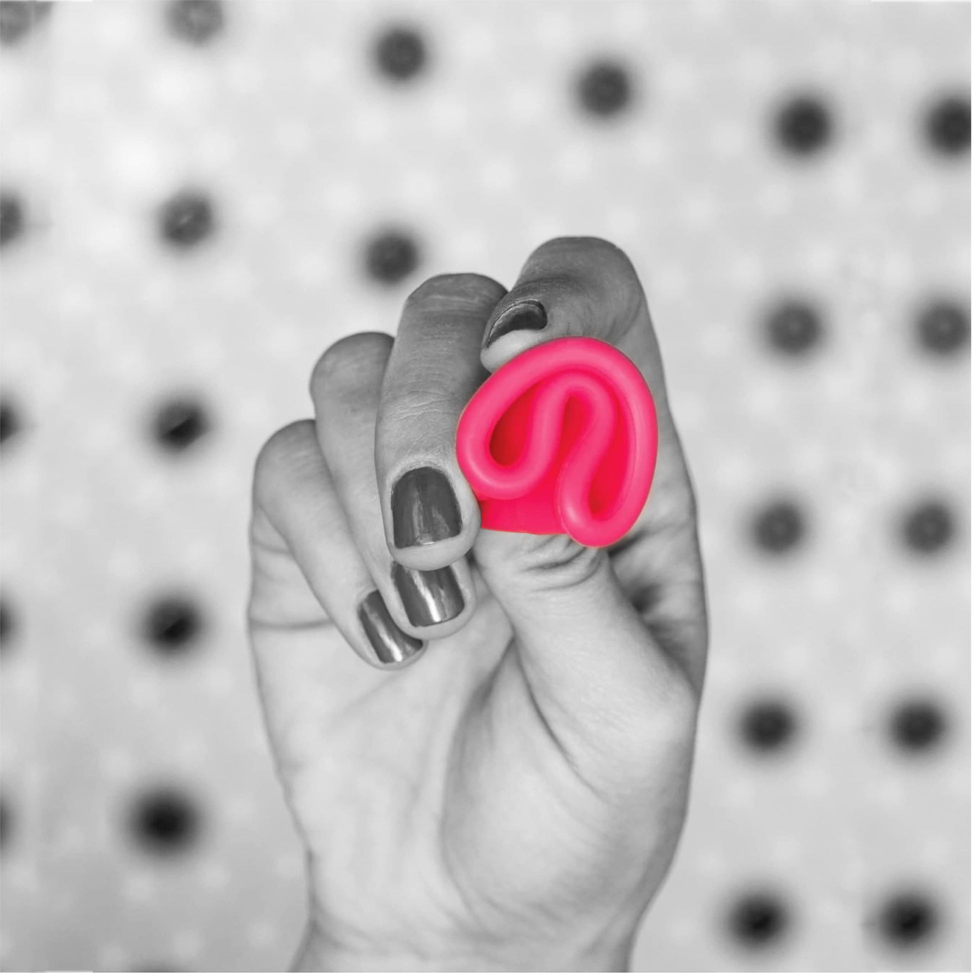 Oi | Organic Initiative - Menstrual Cup | Small - Slim-fit, Wear for 12 hrs | Reusable, Leak Free (17 ml) oiBuy Supplements Australia