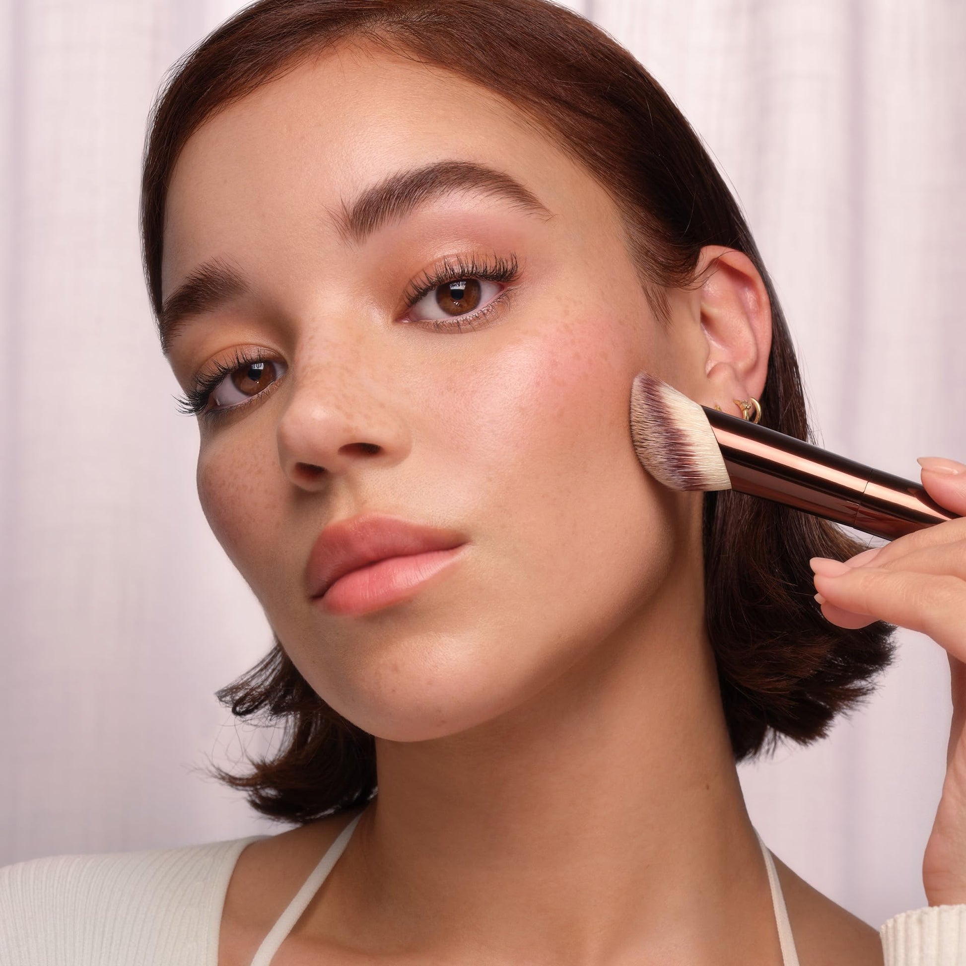 Hourglass Ambient Soft Glow Foundation Brush - Maple Wellness Supplements