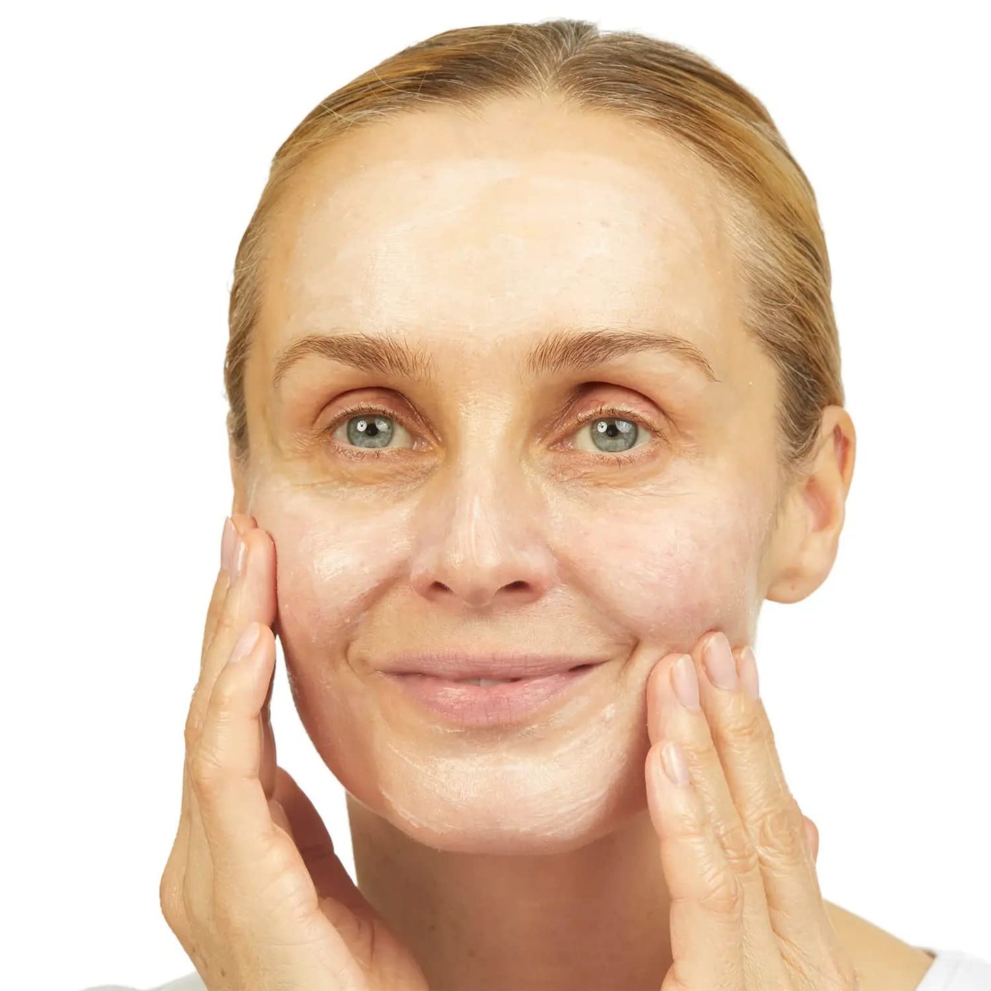 No7 Lift & Luminate Dual Action Cleansing & Exfoliating Face Wash - Gentle Face Exfoliator with Vitamin C, E & B5 - Maple Wellness Supplements