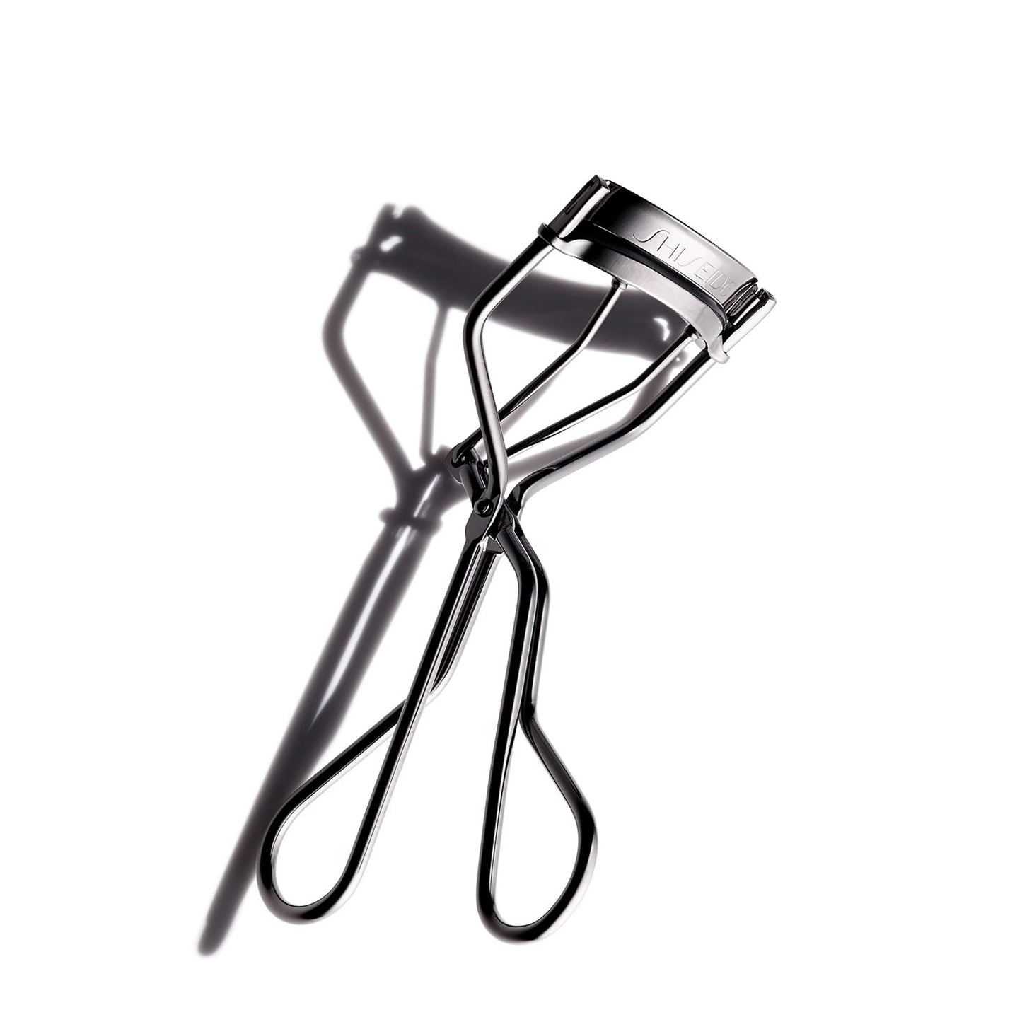 Shiseido Eyelash Curler - Crimps & Curls Lashes for Perfect, Eye-Framing Fringe - Gentle & Safe - Includes Replacement Pad - Maple Wellness Supplements