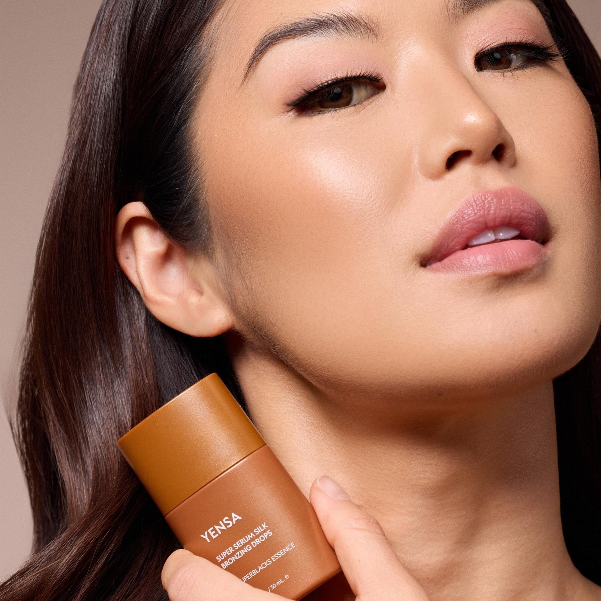 YENSA Super Serum Silk Bronzing Drops for Face - Liquid Bronzer Drops Enriched with Bakuchiol, Ferulic Acid & Super Oils - Hydrates & Nourishes with a Subtle Shimmer Finish - Universal Shade (1 Fl oz) - Maple Wellness Supplements